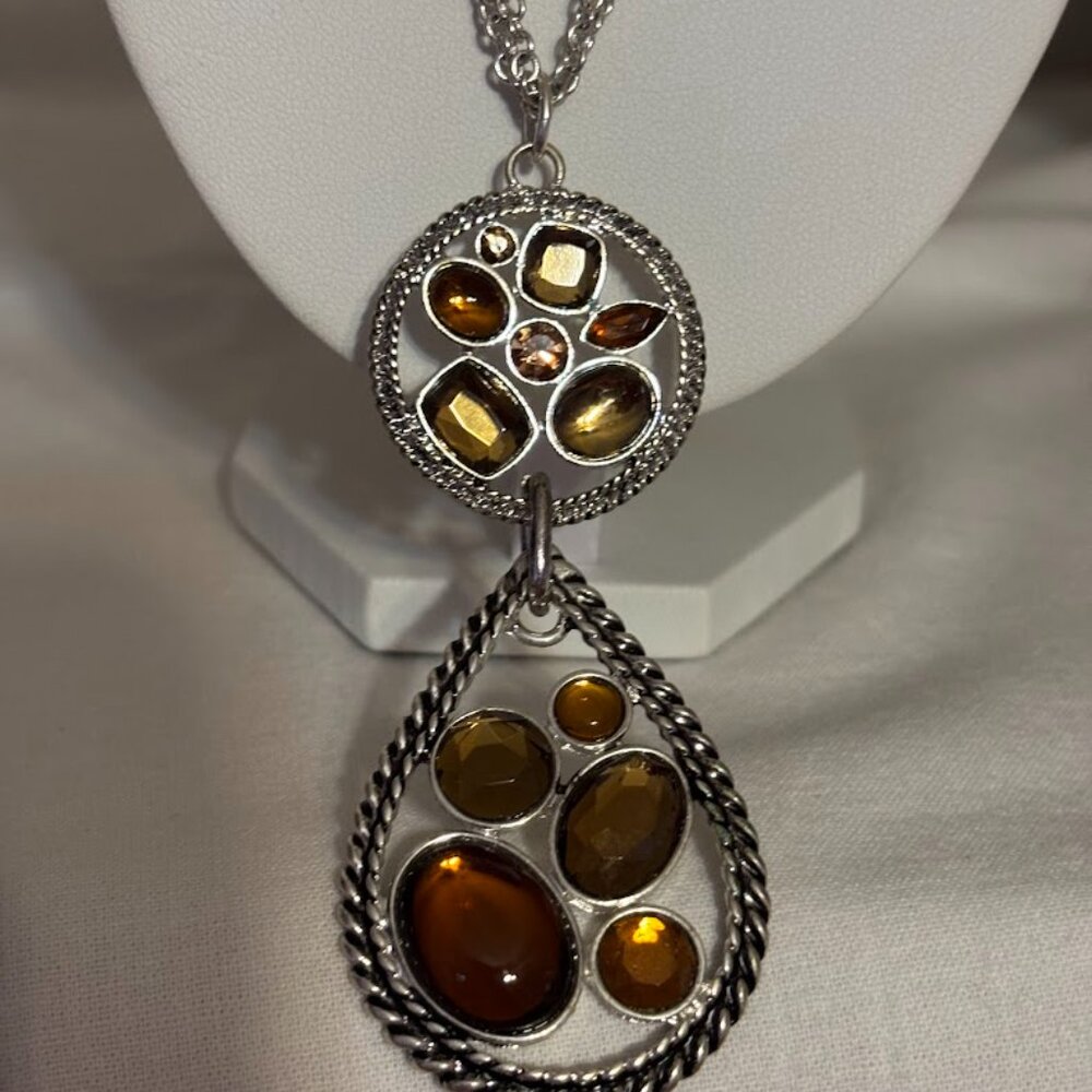 Beautiful Multi Color Necklace (30") in Silver Tone with pouch - Picture 11 of 16